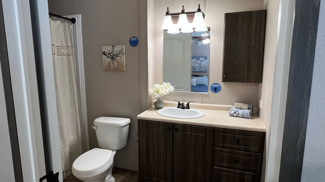 single wide manufactured homes floor plan master bathroom