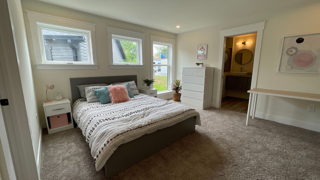 Ultra Modern MODULAR HOME master bedroom