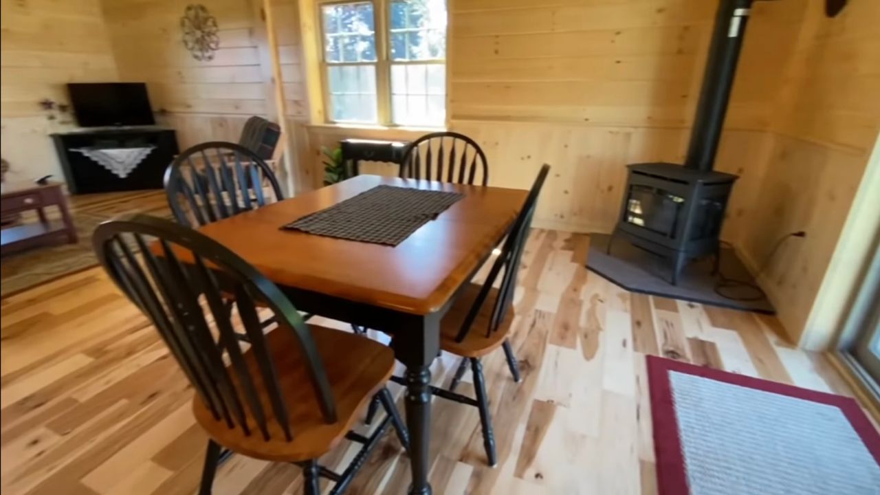 modular log home dining room