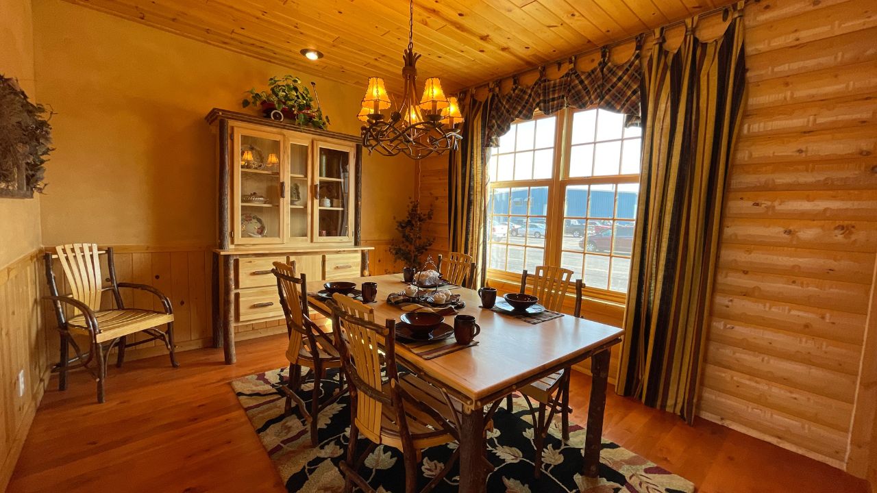 Log Cabin Modular House dining room