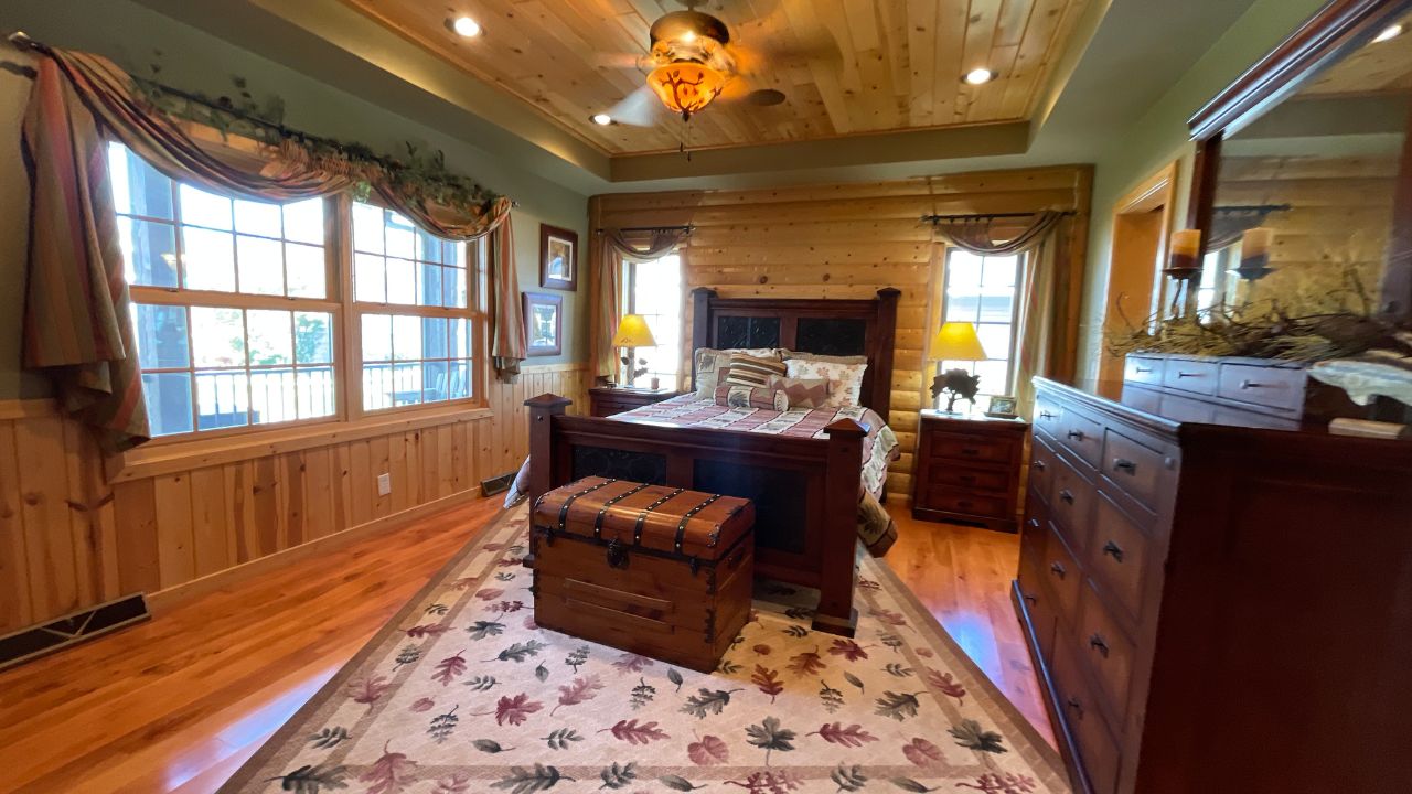 Log Cabin Modular House master bedroom