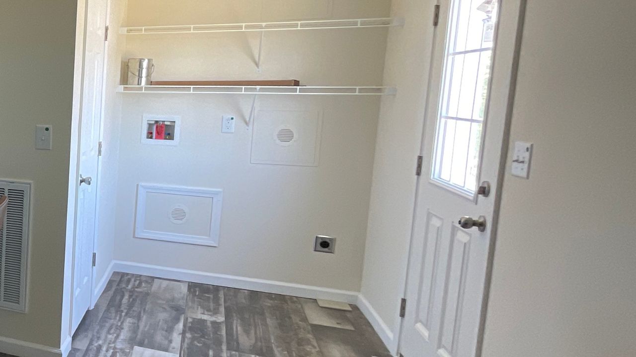 3 bedroom floor plan starter home utility room