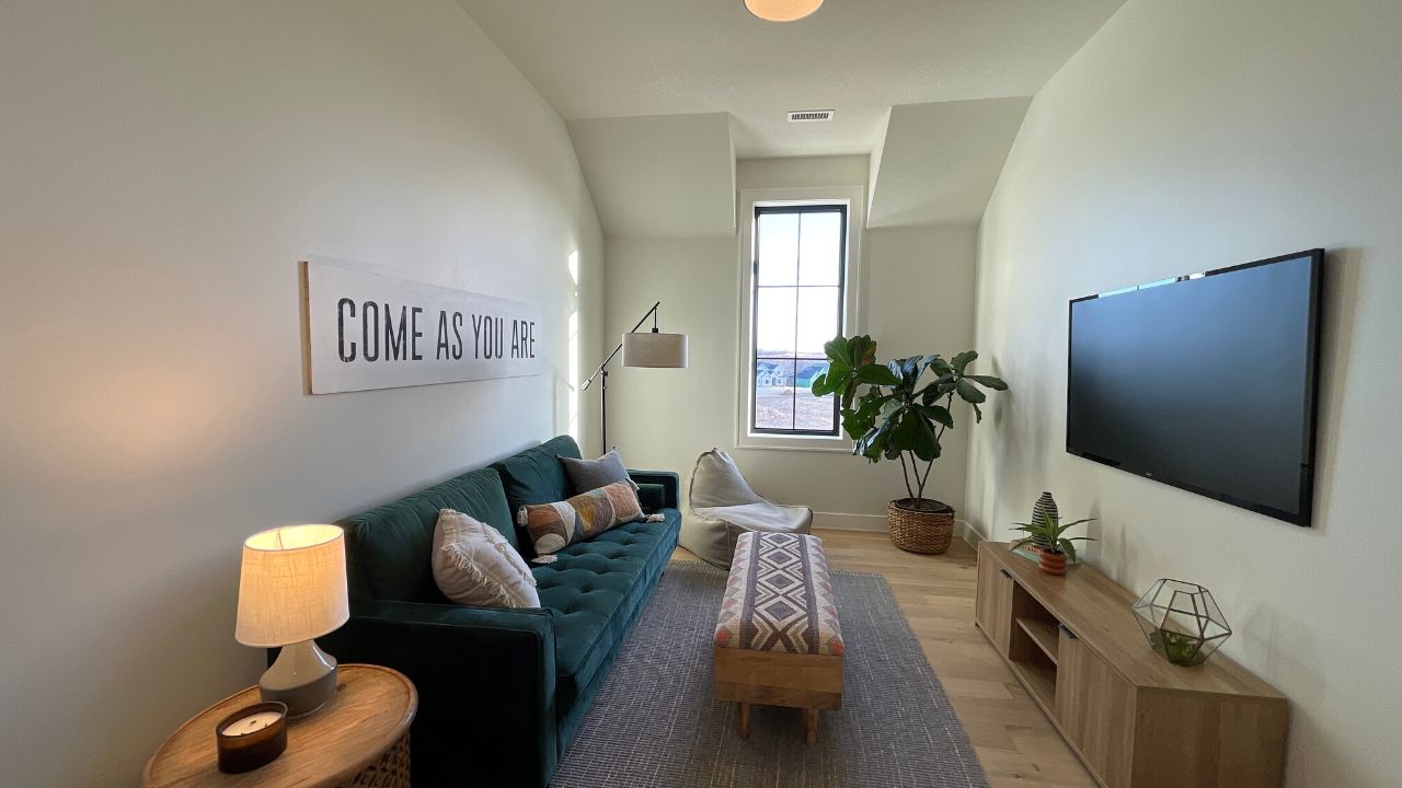 4 bedroom custom home design loft