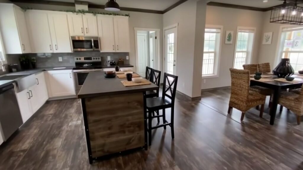 Manufactured home eat-in kitchen