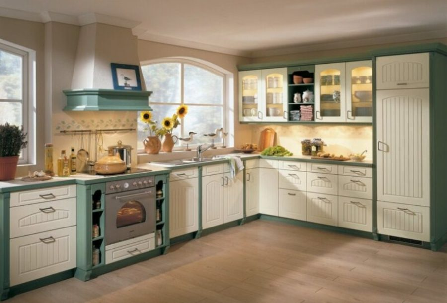 Two-toned kitchen cabinet colors