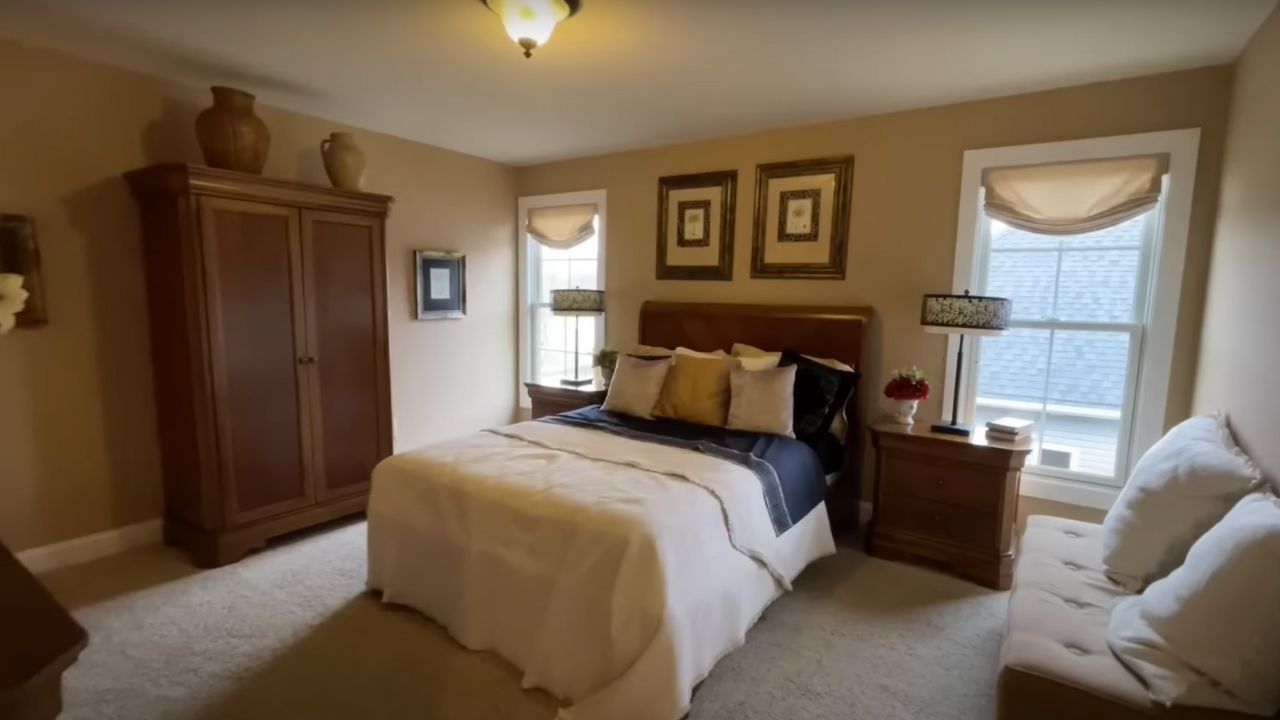 Bedroom with en-suite bathroom