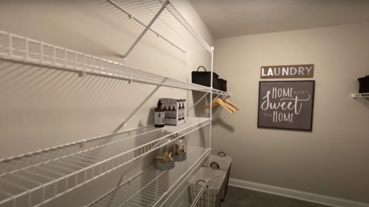 Custom home laundry room