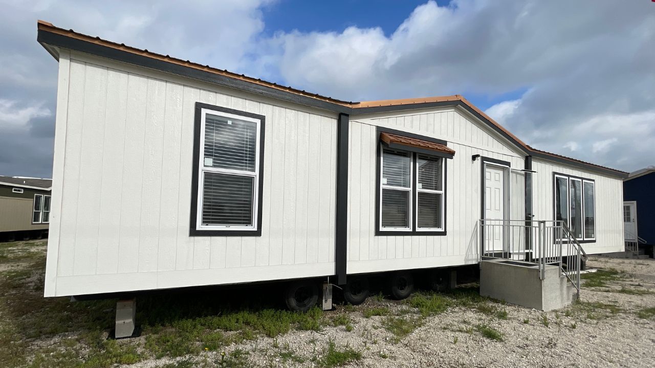 Champion Homes Fresh New Double Wide For 2023!